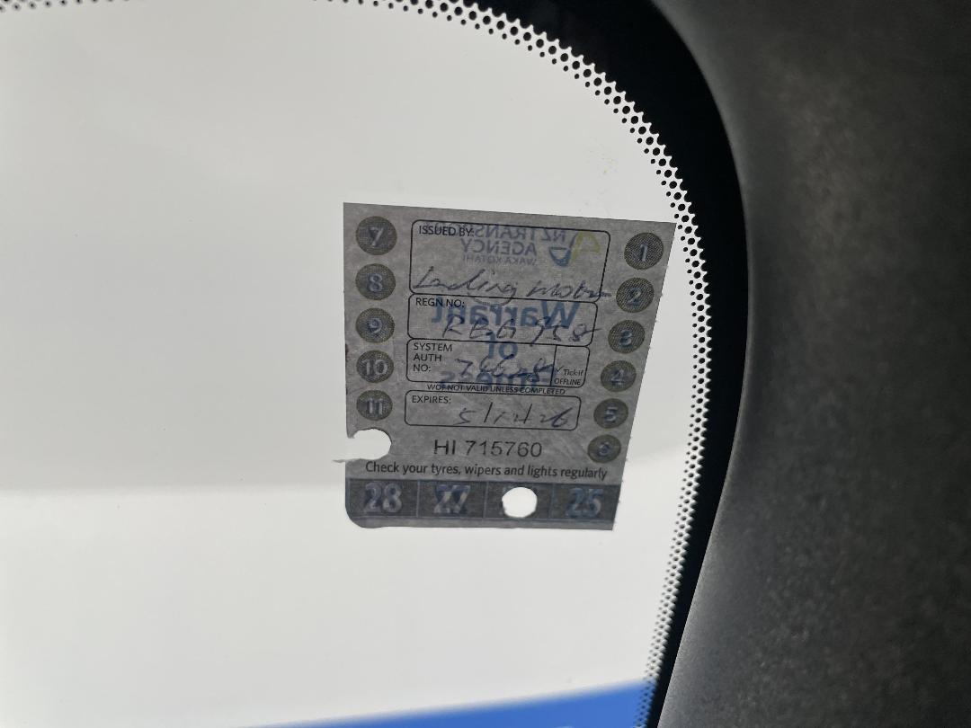 Photo '33' of Nissan Leaf