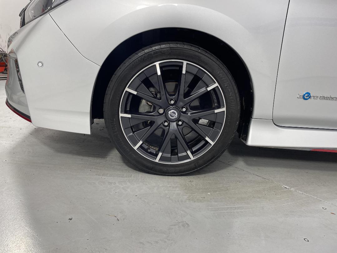 Photo '10' of Nissan Leaf