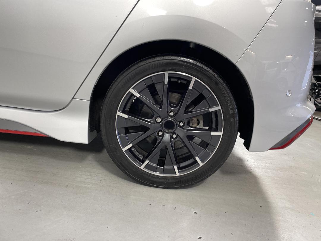 Photo '11' of Nissan Leaf