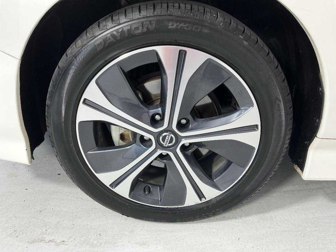 Photo '10' of Nissan Leaf