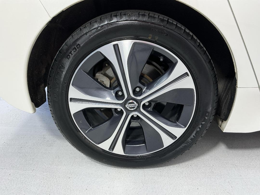 Photo '12' of Nissan Leaf