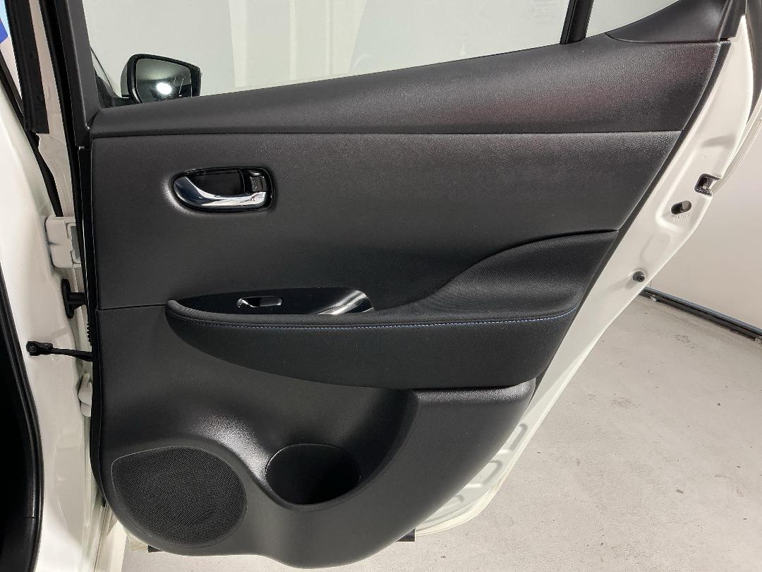 Photo '19' of Nissan Leaf