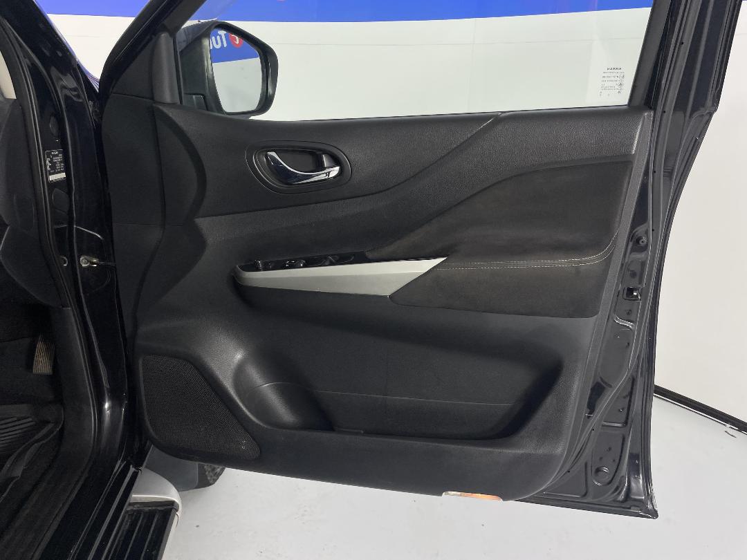 Photo '15' of Nissan Navara Photo '15' of Nissan Navara