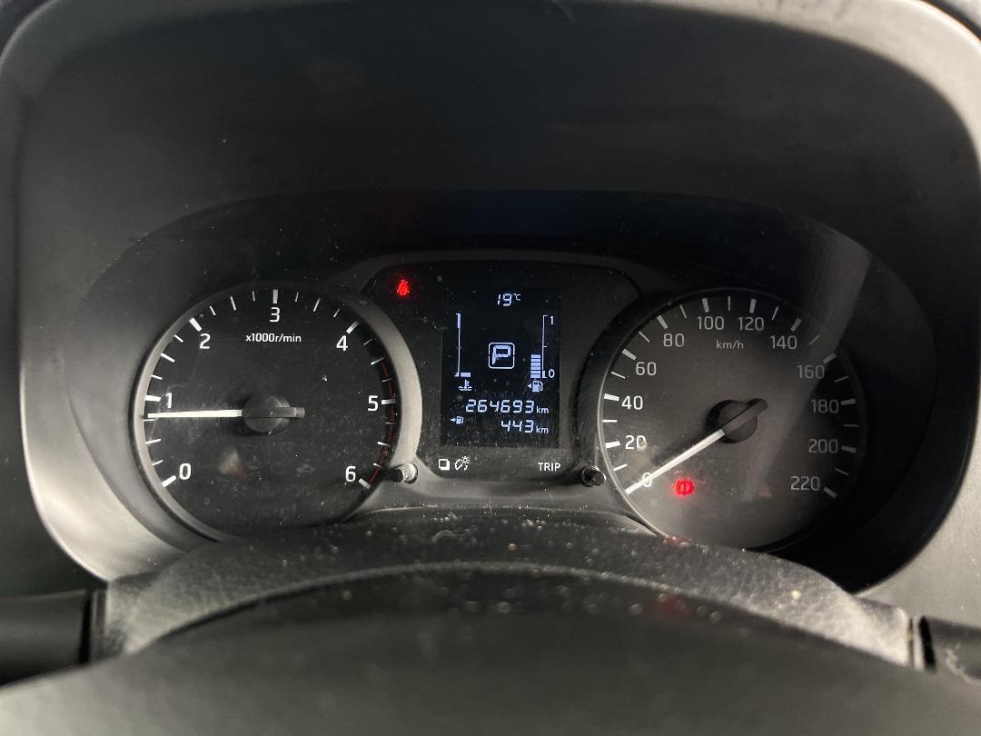 Photo '21' of Nissan Navara