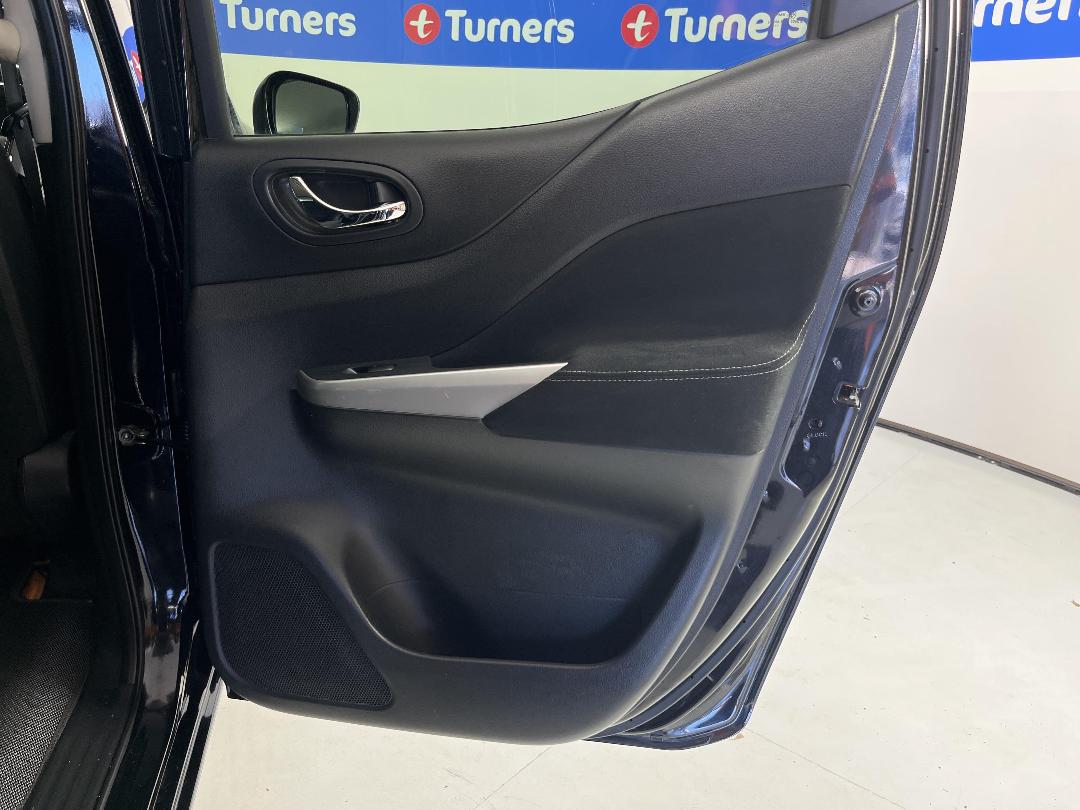 Photo '18' of Nissan Navara