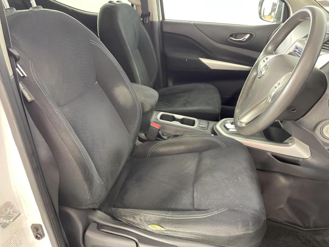 Photo '16' of Nissan Navara