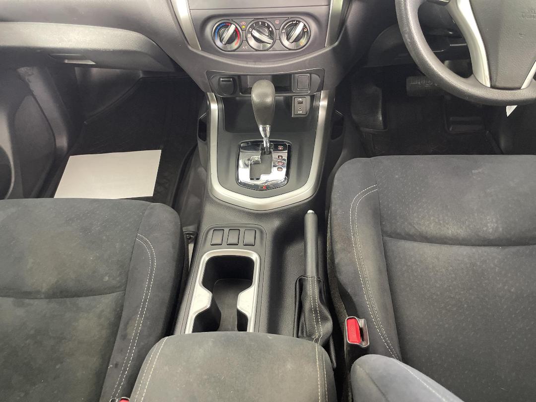 Photo '18' of Nissan Navara