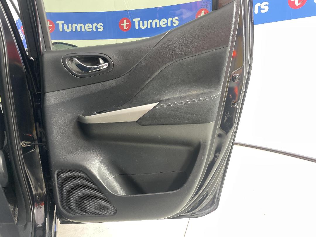 Photo '19' of Nissan Navara