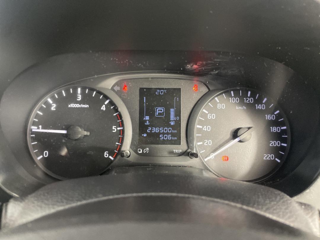 Photo '21' of Nissan Navara