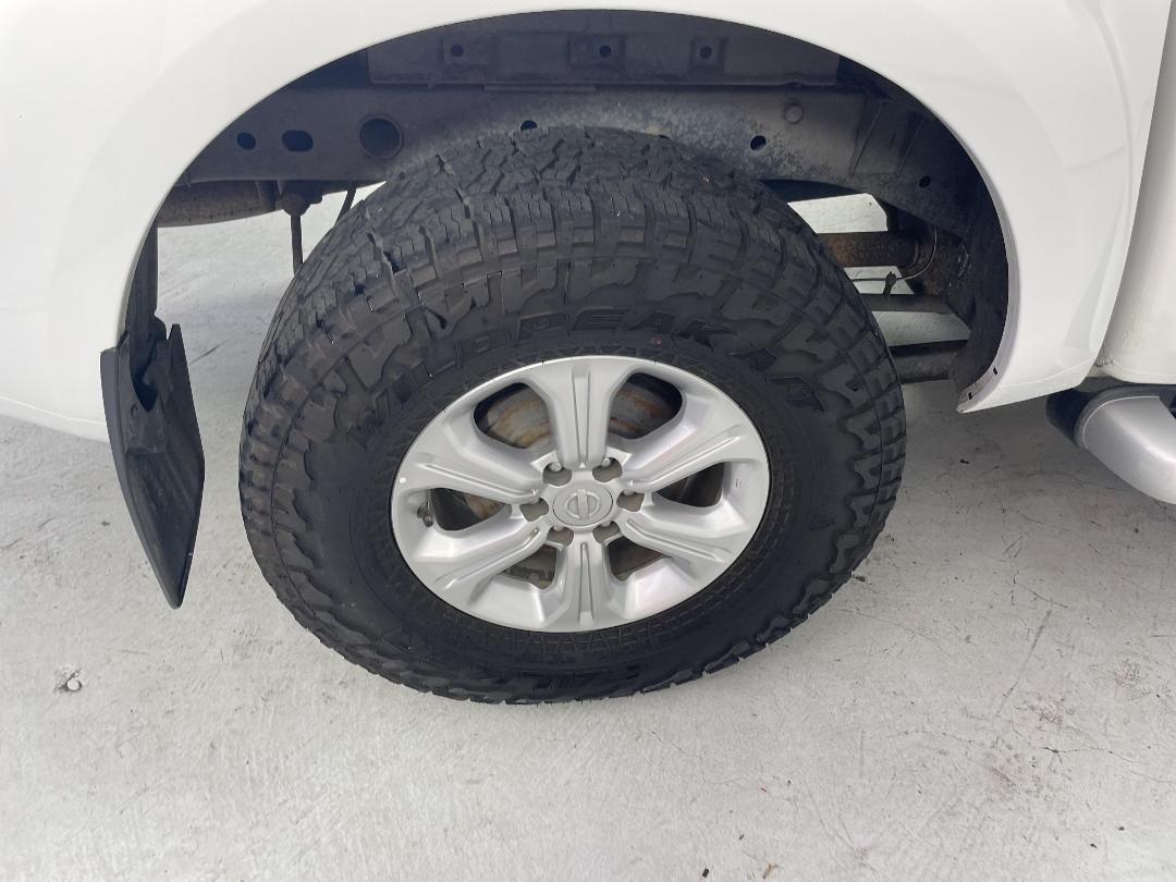 Photo '12' of Nissan Navara