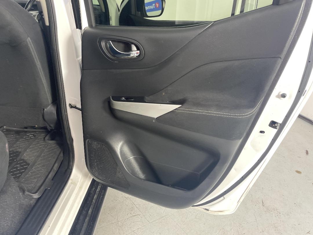 Photo '19' of Nissan Navara