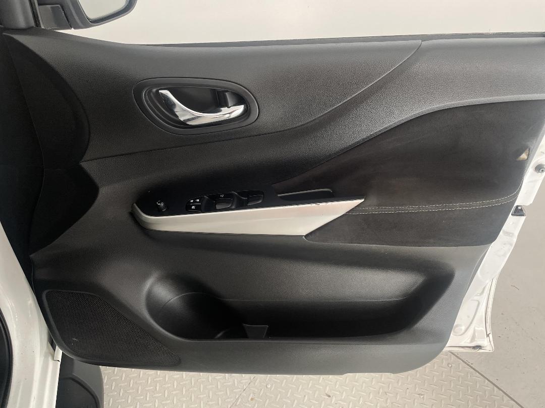 Photo '15' of Nissan Navara