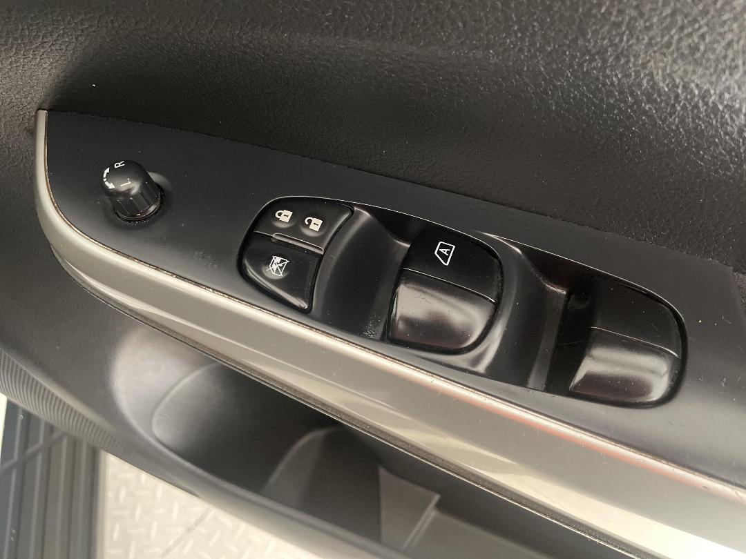 Photo '23' of Nissan Navara