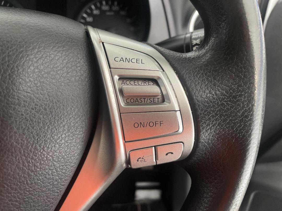 Photo '25' of Nissan Navara