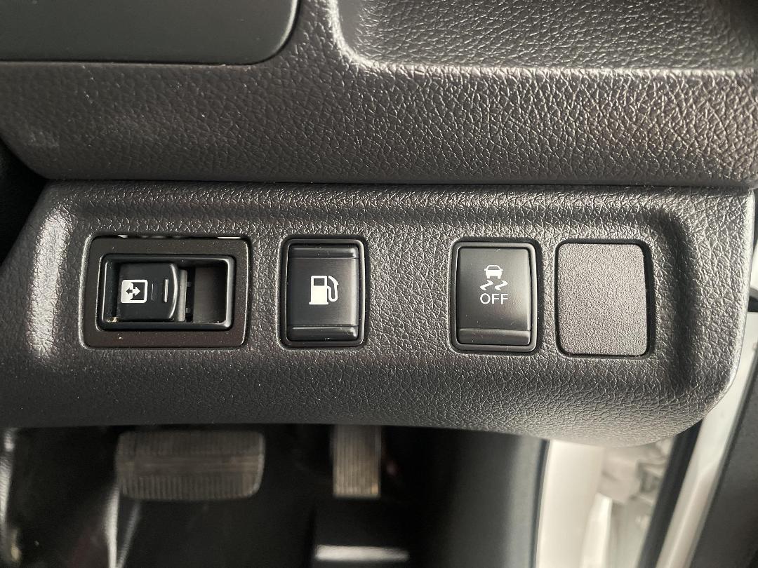 Photo '24' of Nissan Navara