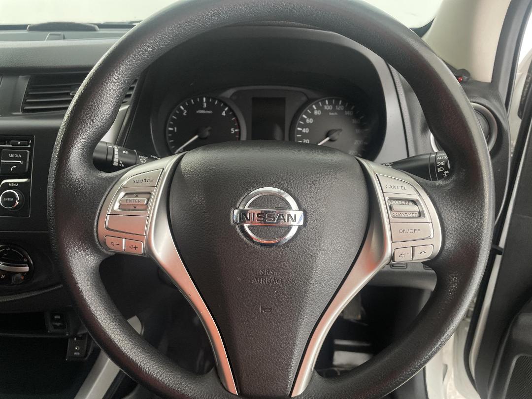 Photo '27' of Nissan Navara