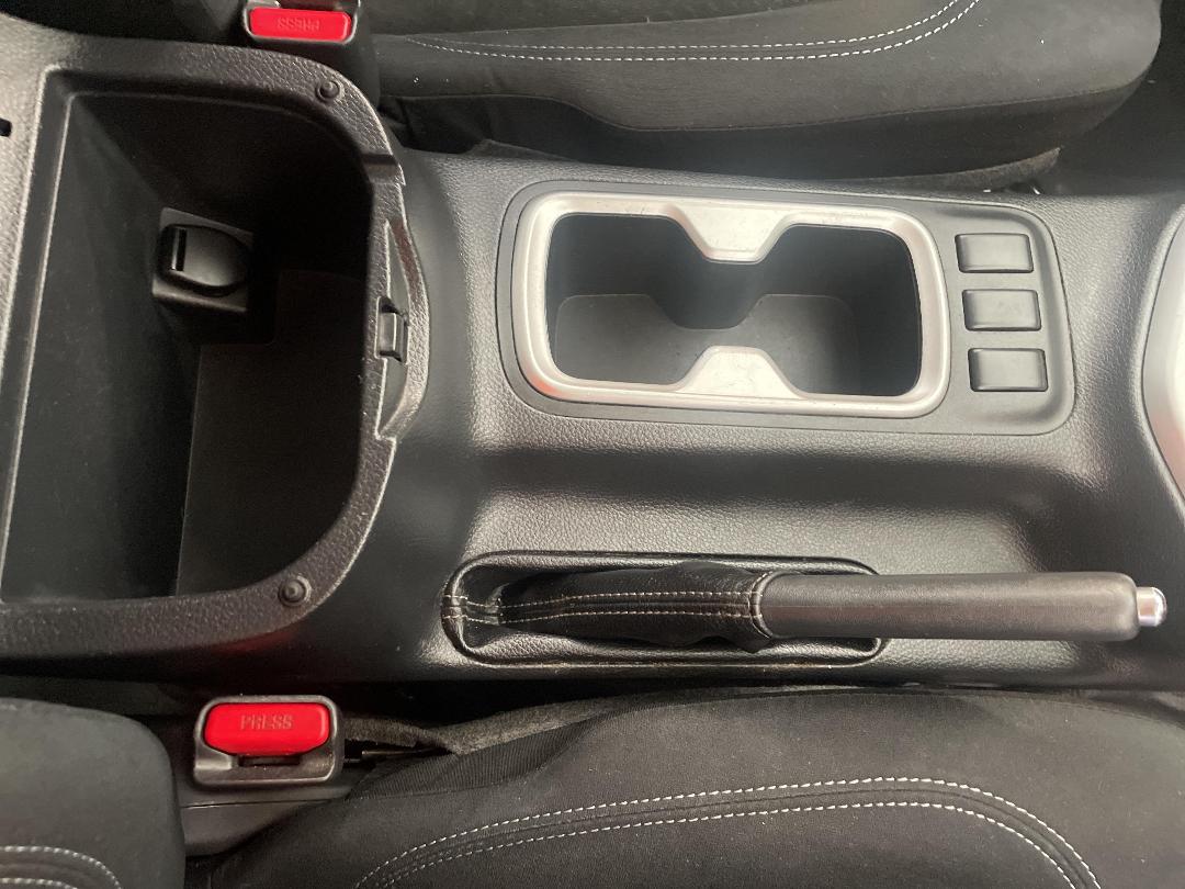 Photo '32' of Nissan Navara