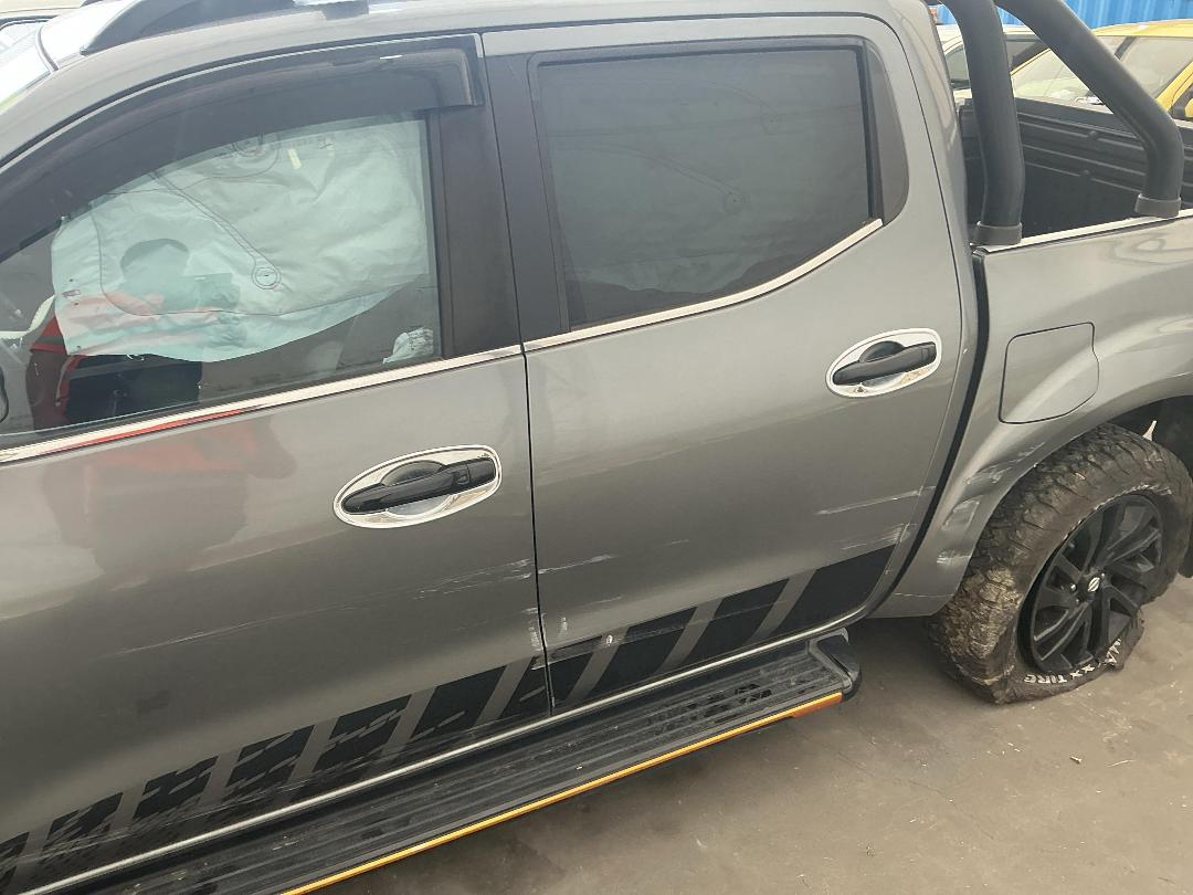 Photo '7' of Nissan Navara ST-X Photo '7' of Nissan Navara ST-X