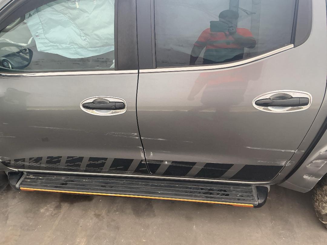 Photo '9' of Nissan Navara ST-X Photo '9' of Nissan Navara ST-X