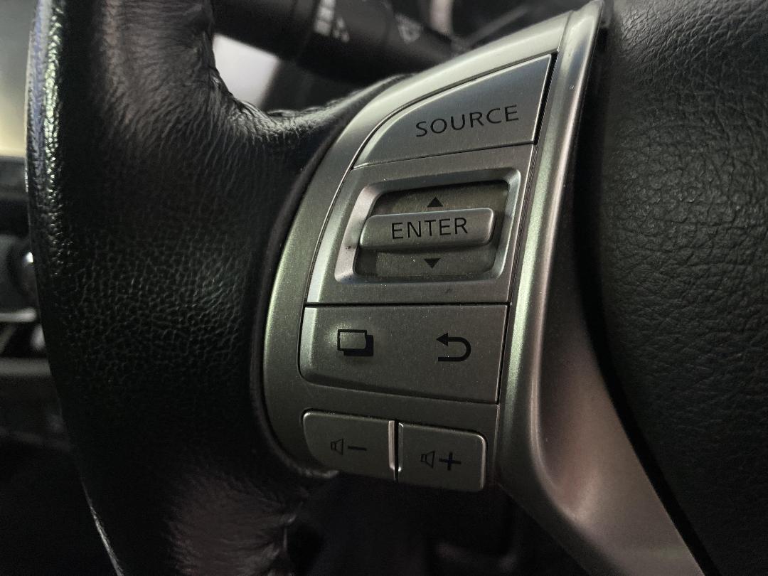 Photo '23' of Nissan Navara