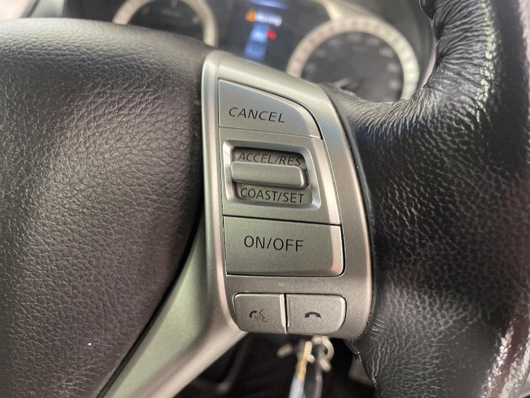 Photo '24' of Nissan Navara