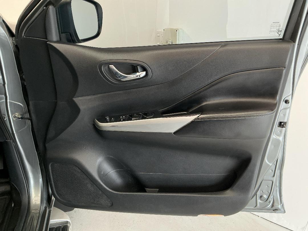 Photo '15' of Nissan Navara