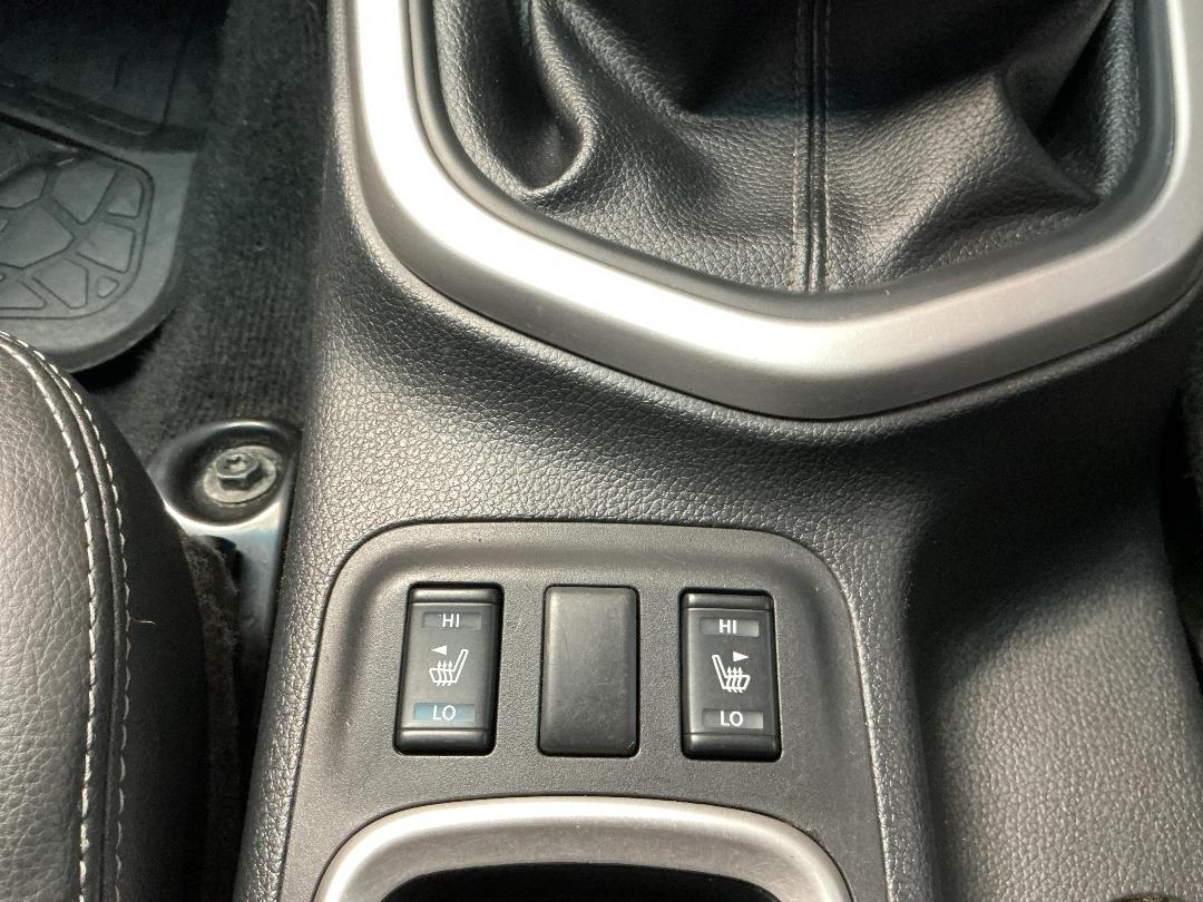 Photo '24' of Nissan Navara