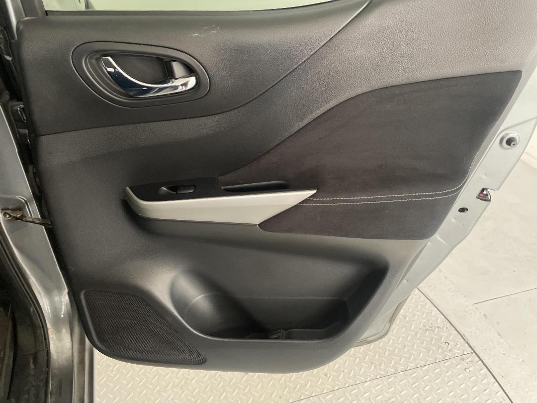 Photo '19' of Nissan Navara