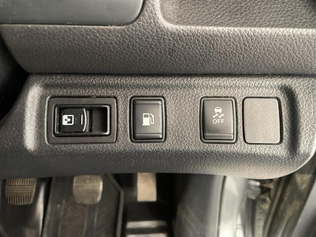 Photo '24' of Nissan Navara