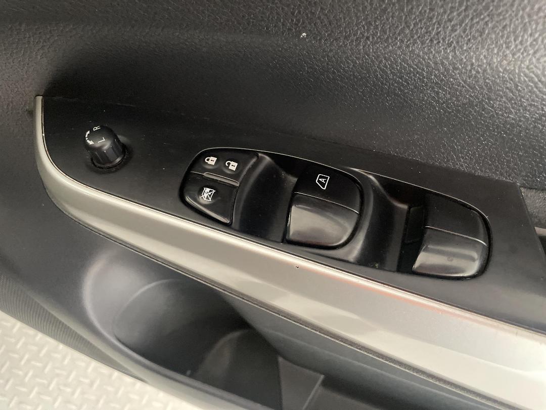 Photo '23' of Nissan Navara