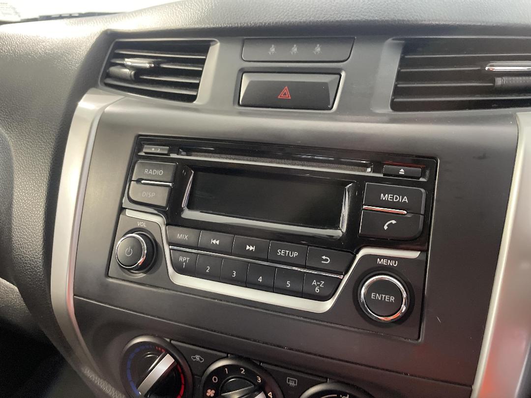 Photo '29' of Nissan Navara