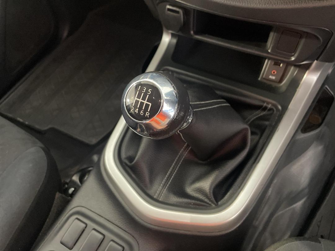 Photo '31' of Nissan Navara