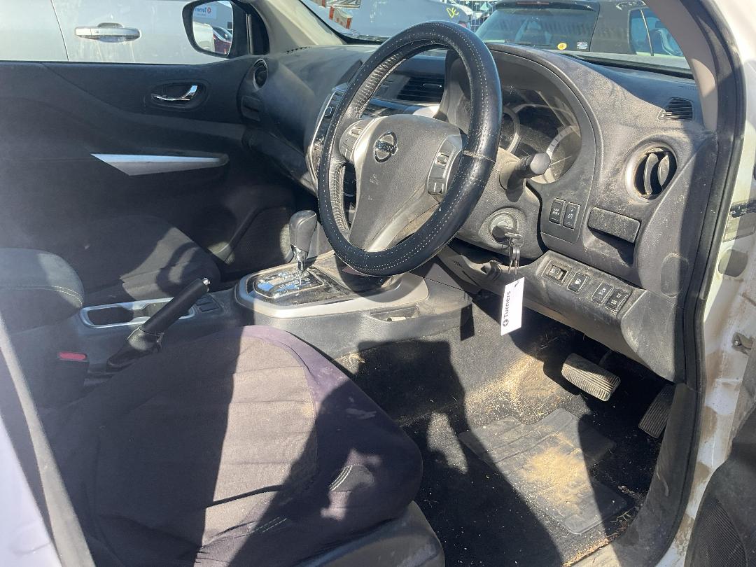 Photo '12' of Nissan Navara ST