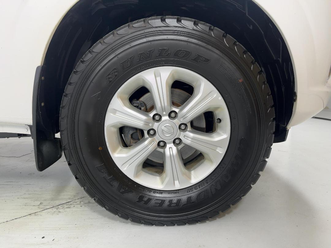 Photo '9' of Nissan Navara