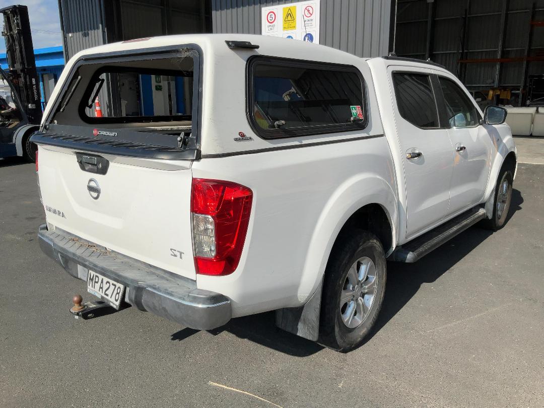 Photo '7' of Nissan Navara ST