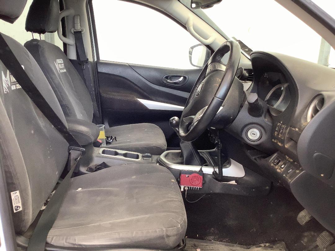 Photo '11' of Nissan Navara ST