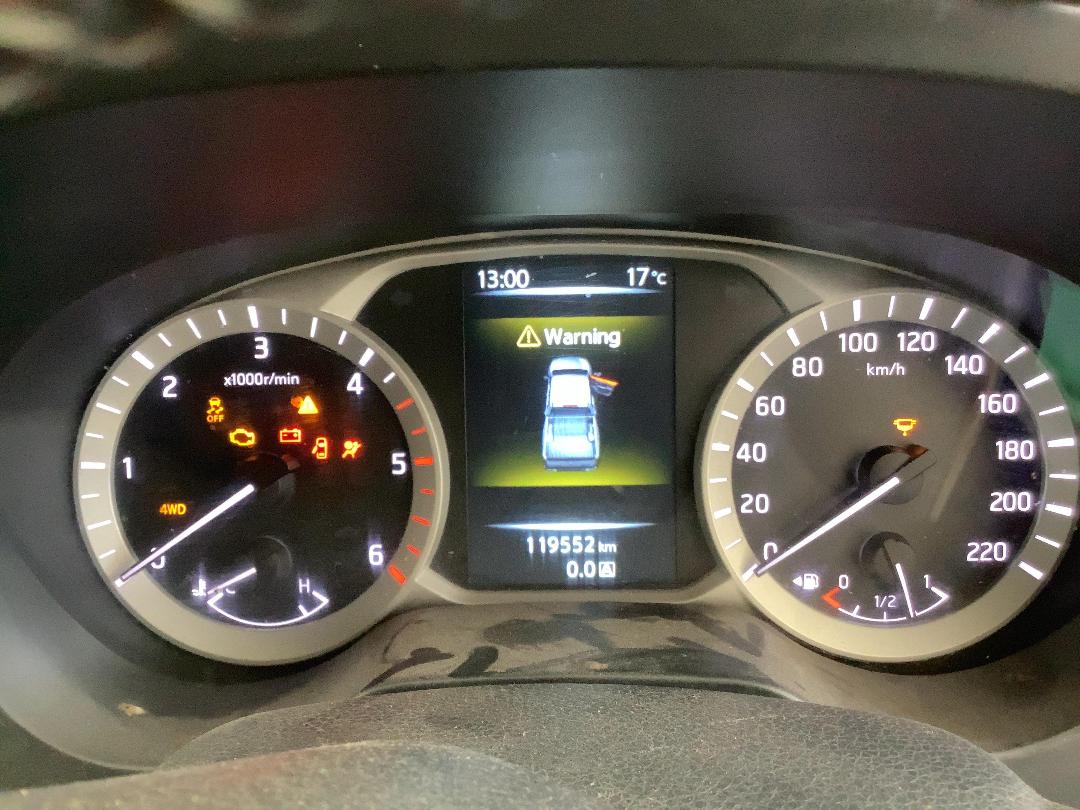 Photo '17' of Nissan Navara ST