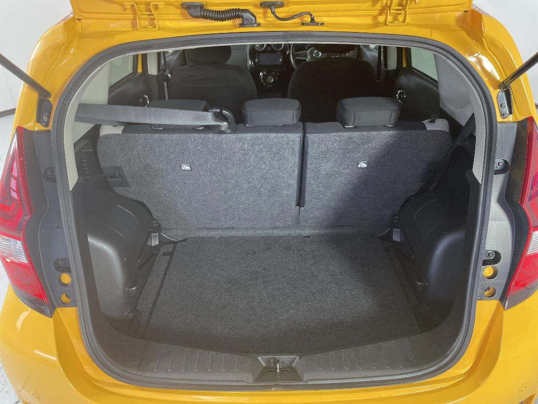 Photo '14' of Nissan Note