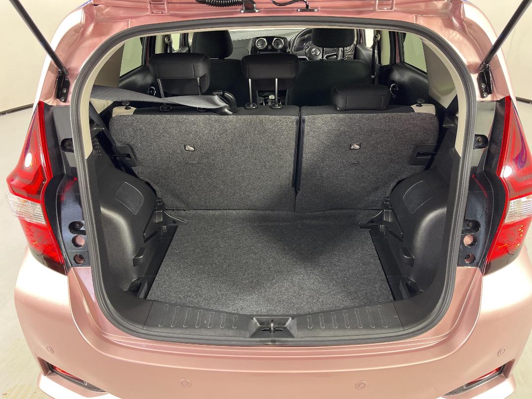 Photo '14' of Nissan Note