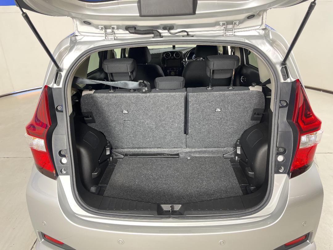 Photo '14' of Nissan Note