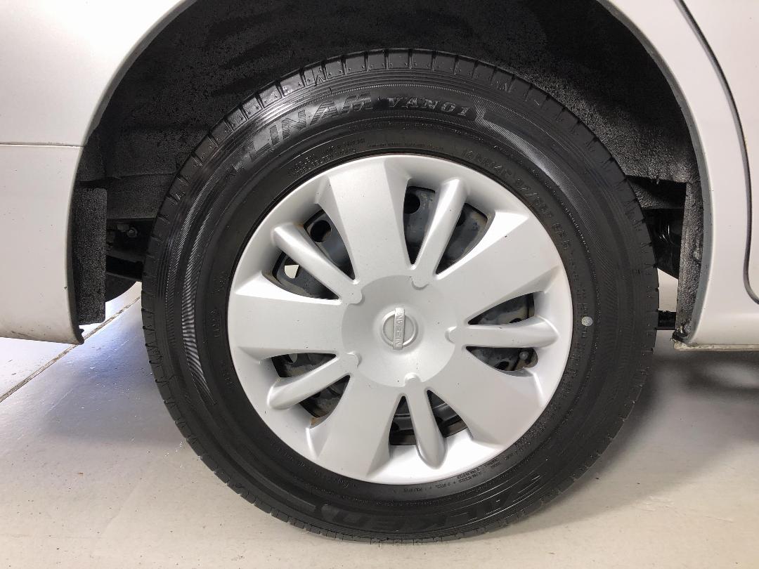 Photo '12' of Nissan NV200