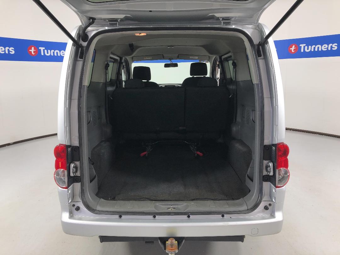 Photo '14' of Nissan NV200