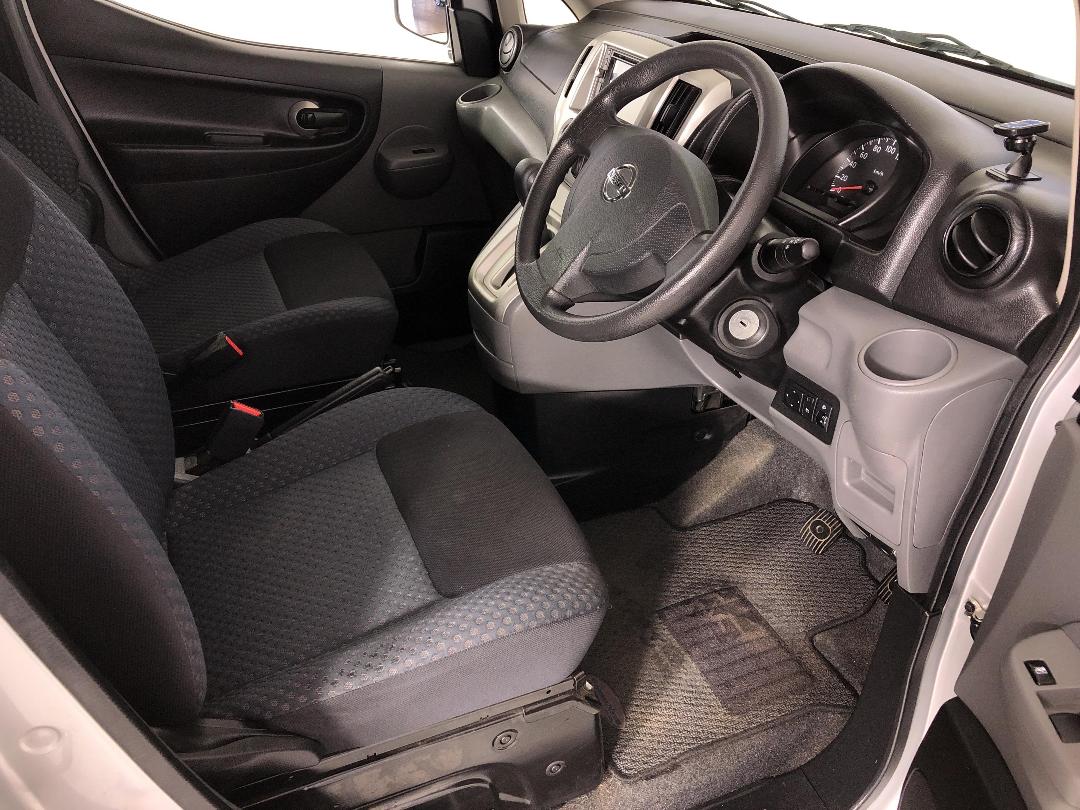 Photo '16' of Nissan NV200