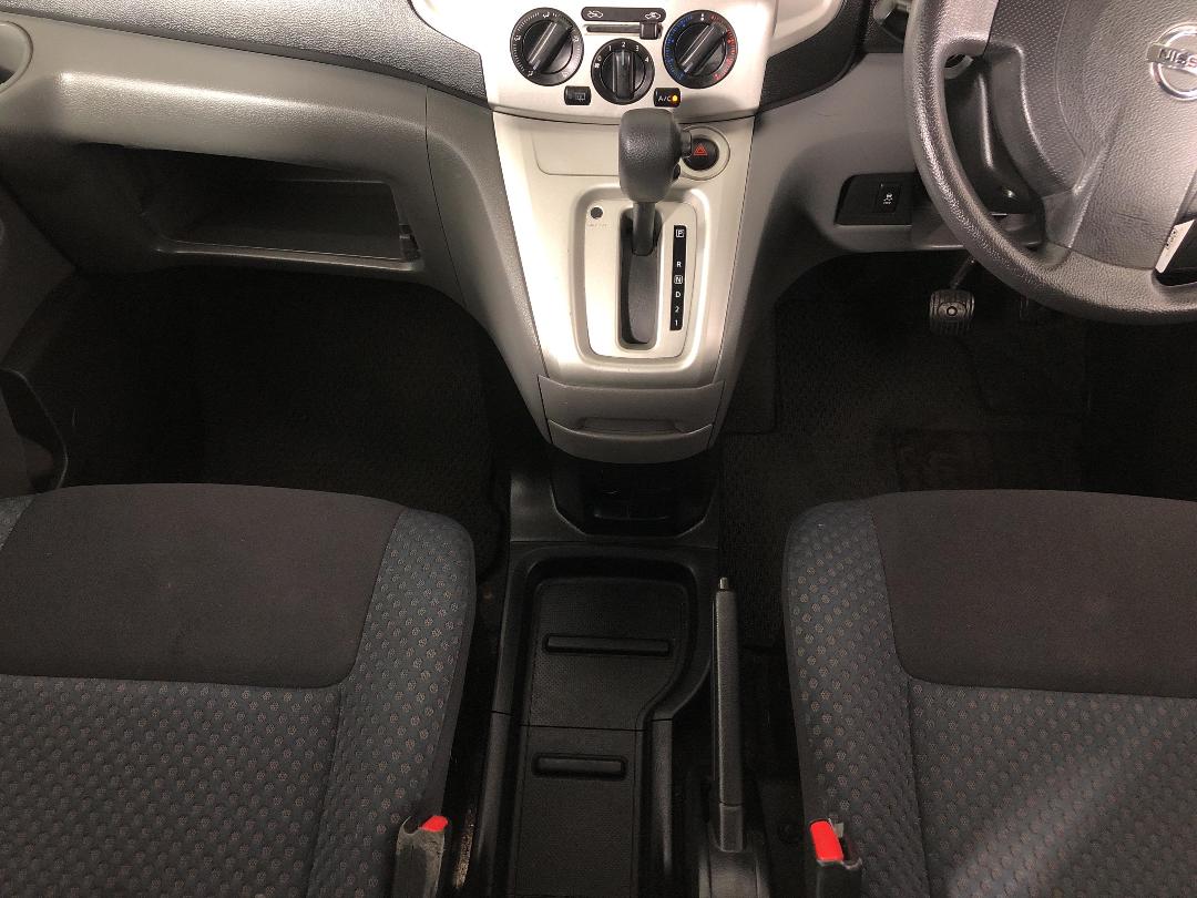 Photo '18' of Nissan NV200