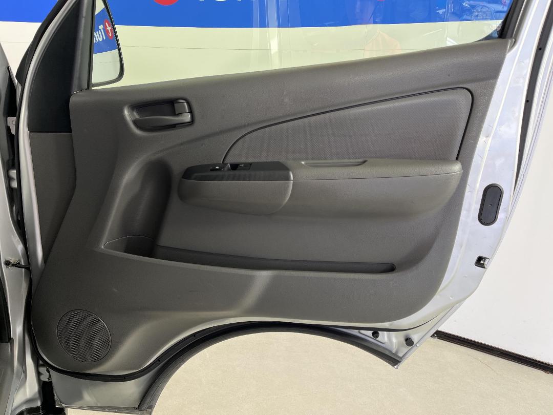 Photo '15' of Nissan NV350 Photo '15' of Nissan NV350