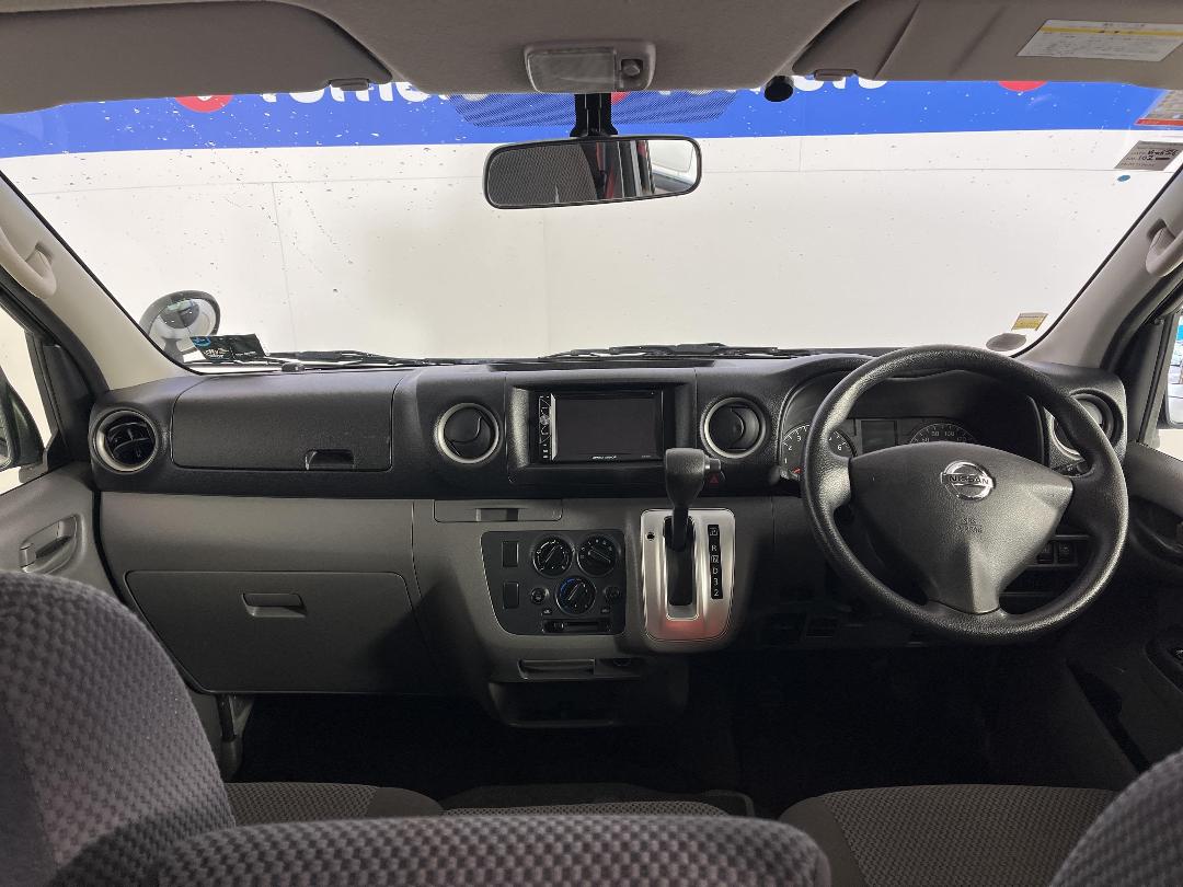 Photo '17' of Nissan NV350 Photo '17' of Nissan NV350