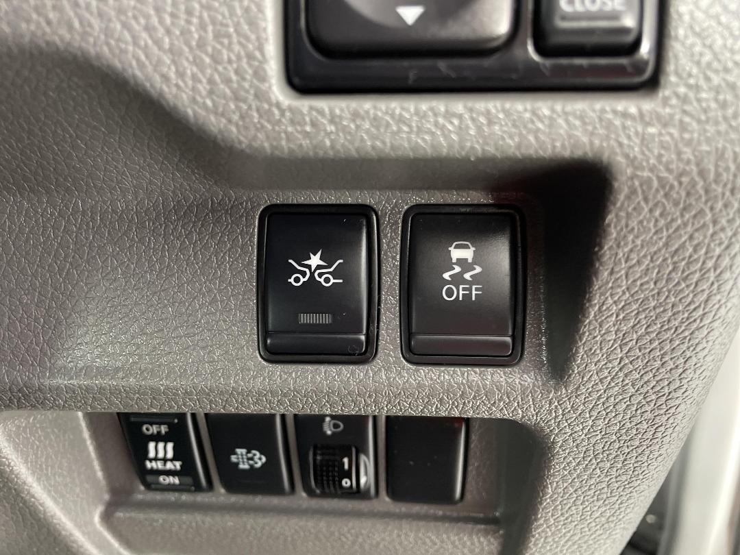 Photo '22' of Nissan NV350