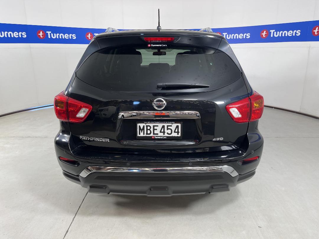 Photo '6' of Nissan Pathfinder