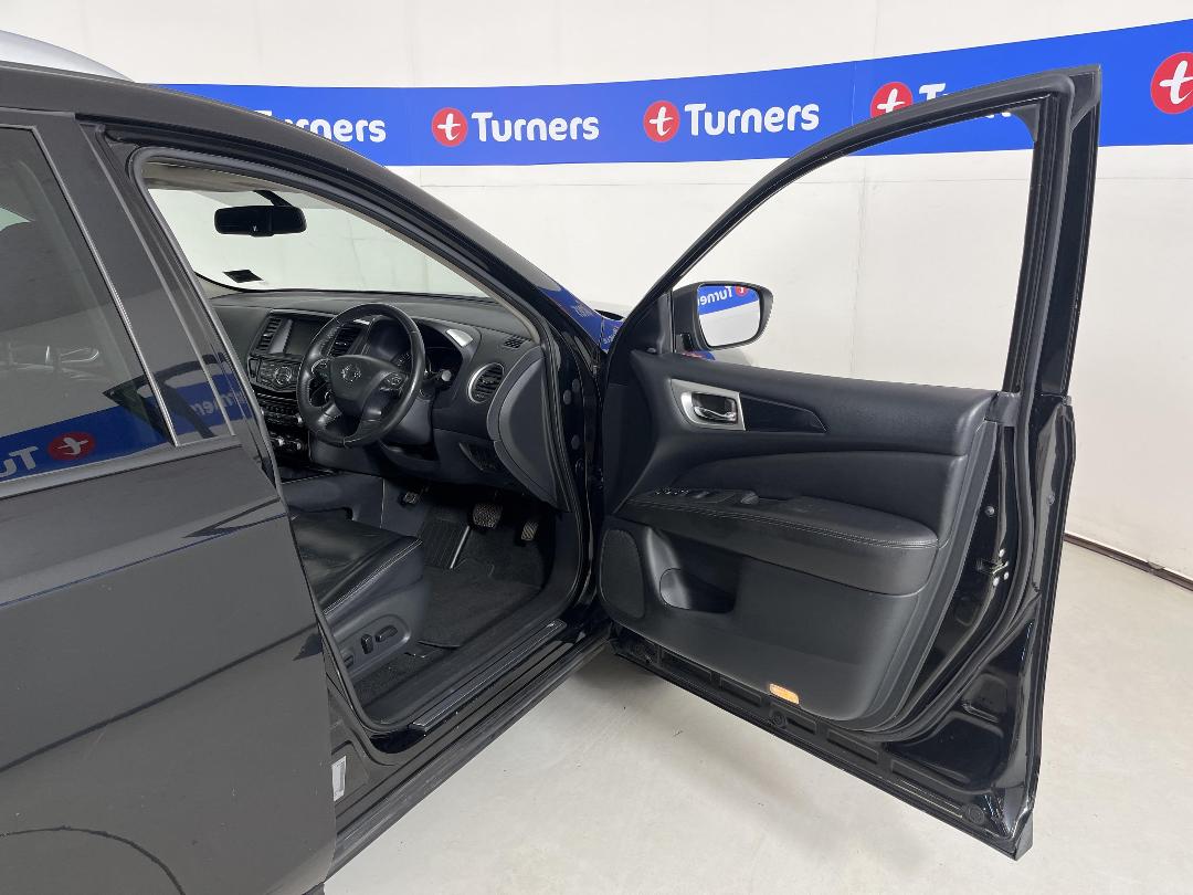 Photo '15' of Nissan Pathfinder