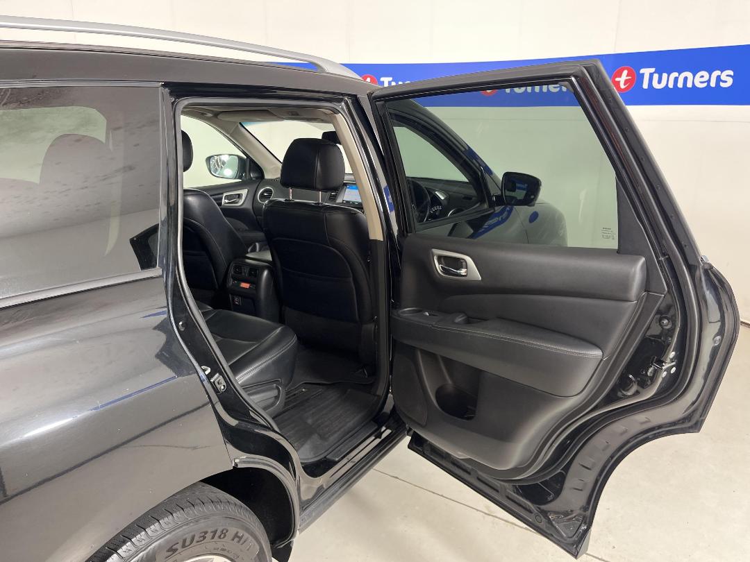 Photo '19' of Nissan Pathfinder